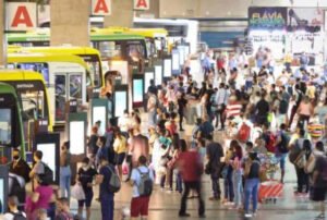 Brasil registra 65 mortes pela Covid nas últimas 24h; média móvel fica abaixo de 100