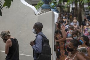 Brasil registra a menor média móvel de mortes por Covid desde 7/01