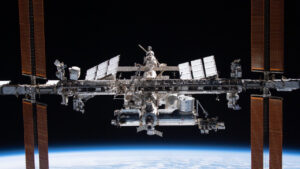 Estação Espacial Internacional passa pelo céu de Curitiba neste sábado