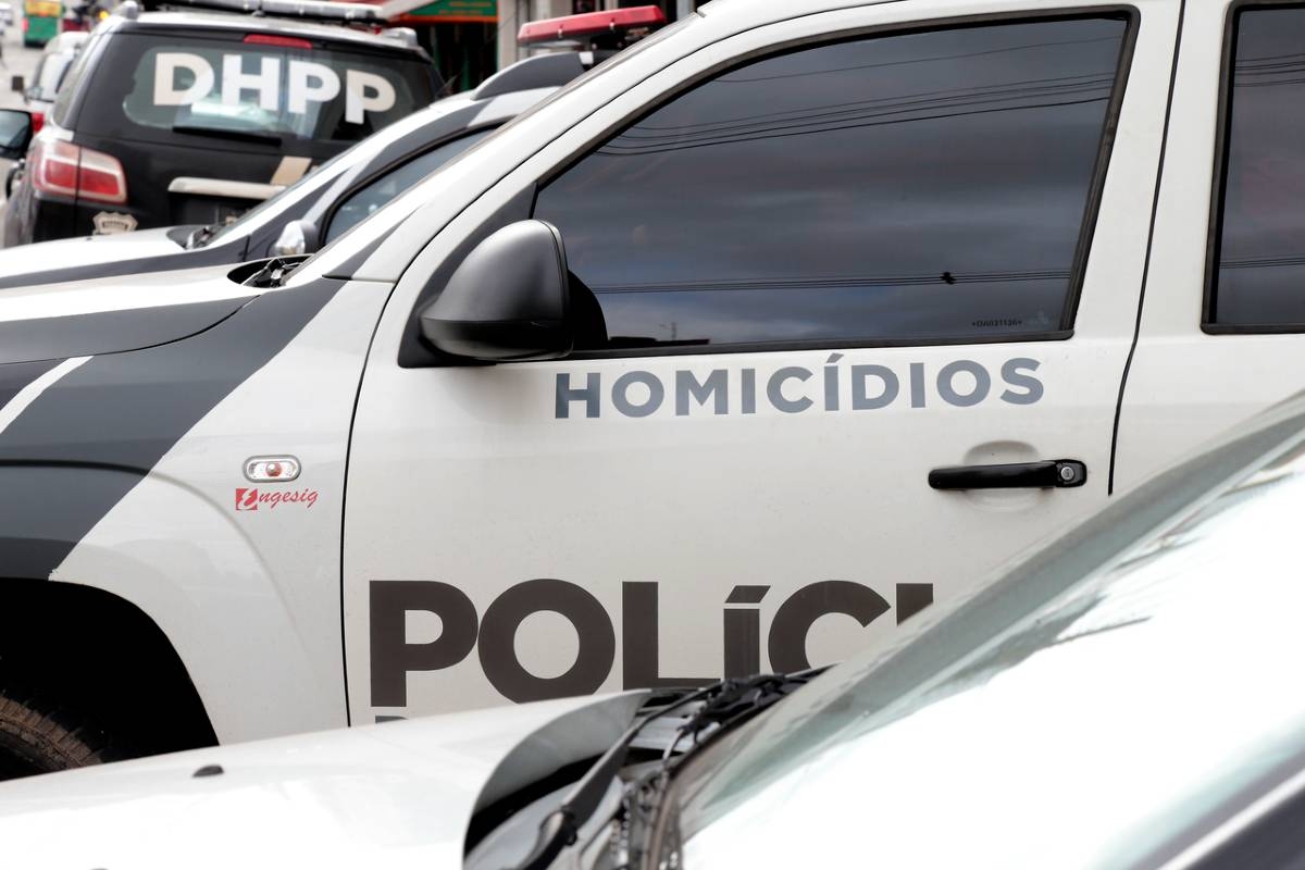 Ex policial civil é morto a tiros em bar no Batel, em Curitiba