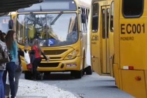 Mais dez linhas de ônibus de Curitiba vão aceitar somente cartão transporte