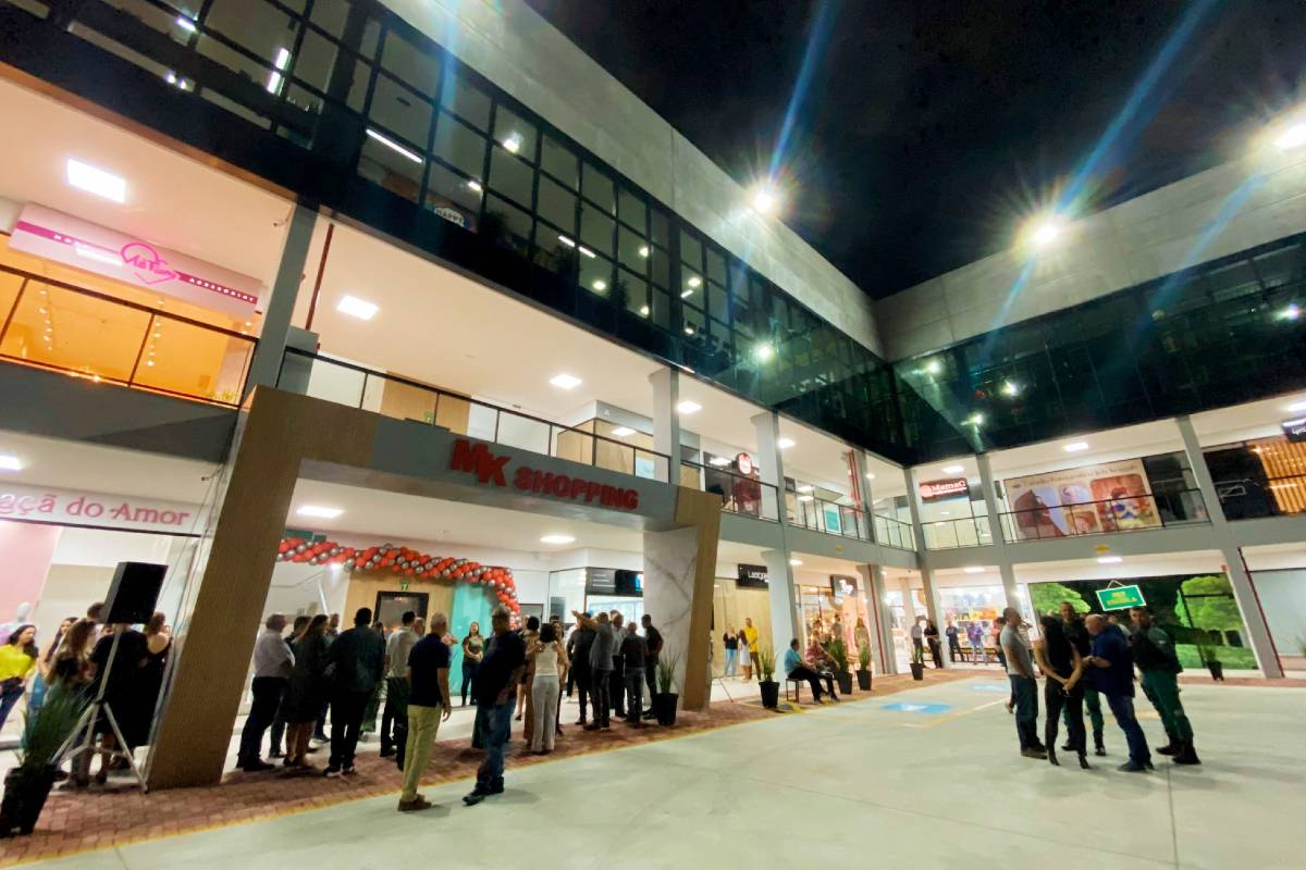 Novo shopping em Matinhos tem 30 lojas, cinema e parque indoor