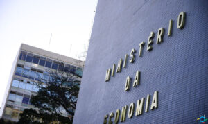 Governo anuncia corte de R$ 8,2 bi em verbas de ministérios