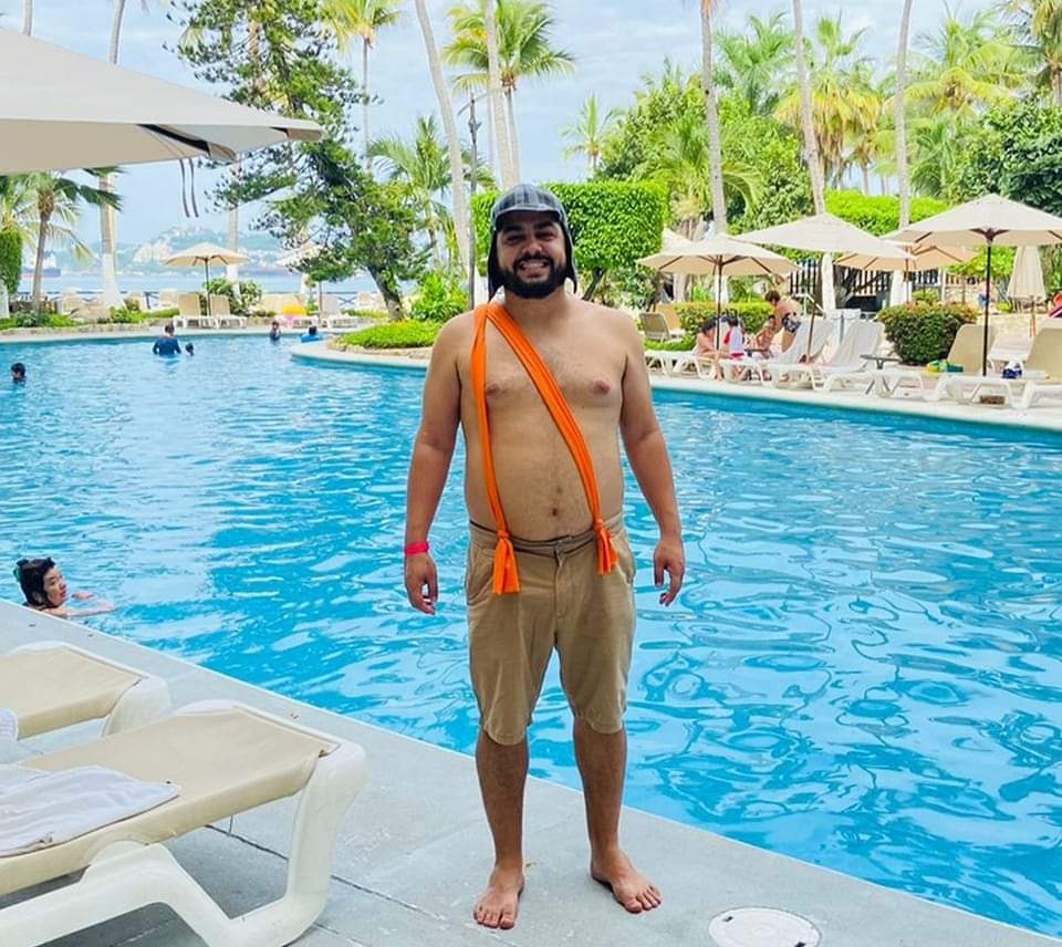 Paranaense se veste de Chaves e visita hotel do episódio: Vamos Todos a Acapulco