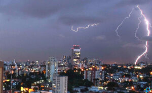 Curitiba em alerta de temporal categoria "´perigo potencial"