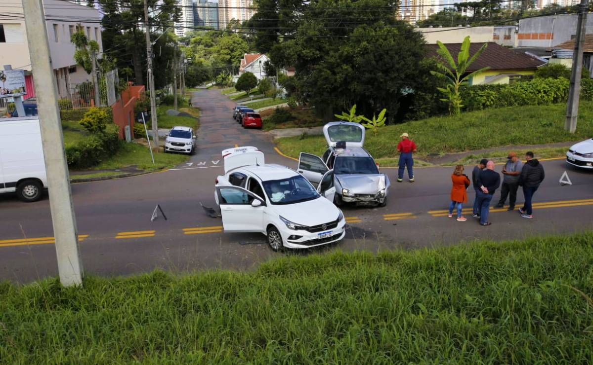 BR-277: Acidente Em Local Crítico De Curitiba Deixa Motorista Ferido ...