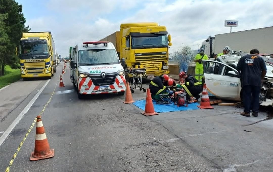 GRAVE ACIDENTE NO CONTORNO LESTE DA BR-116 DEIXA UMA VÍTIMA EM ESTADO GRAVE