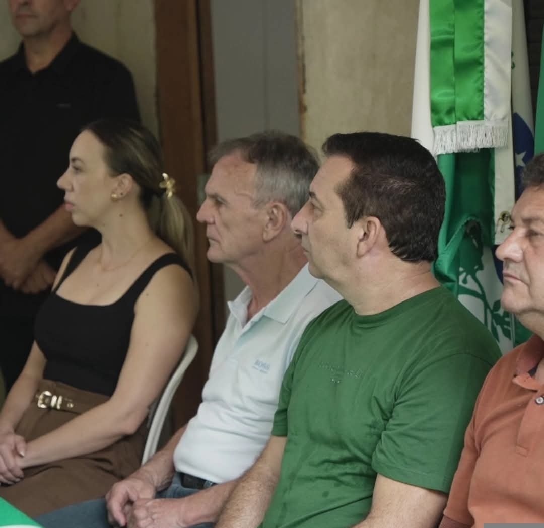 COMUNIDADE COMPARECE EM PESO À AUDIÊNCIA PÚBLICA SOBRE NOVA ETAPA DE PAVIMENTAÇÃO NO AÇUNGUI DO MEIO