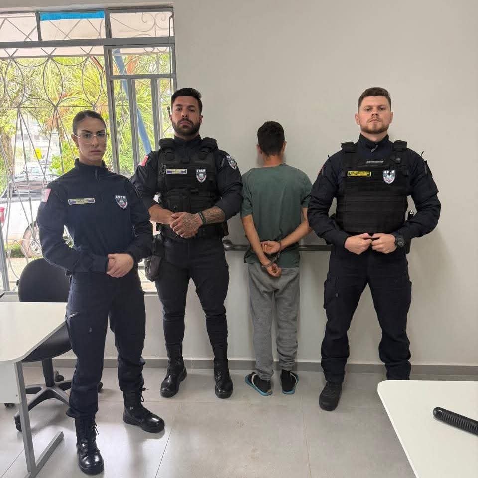 GUARDA MUNICIPAL PRENDE SUSPEITO DE TRÁFICO EM CAMPO MAGRO