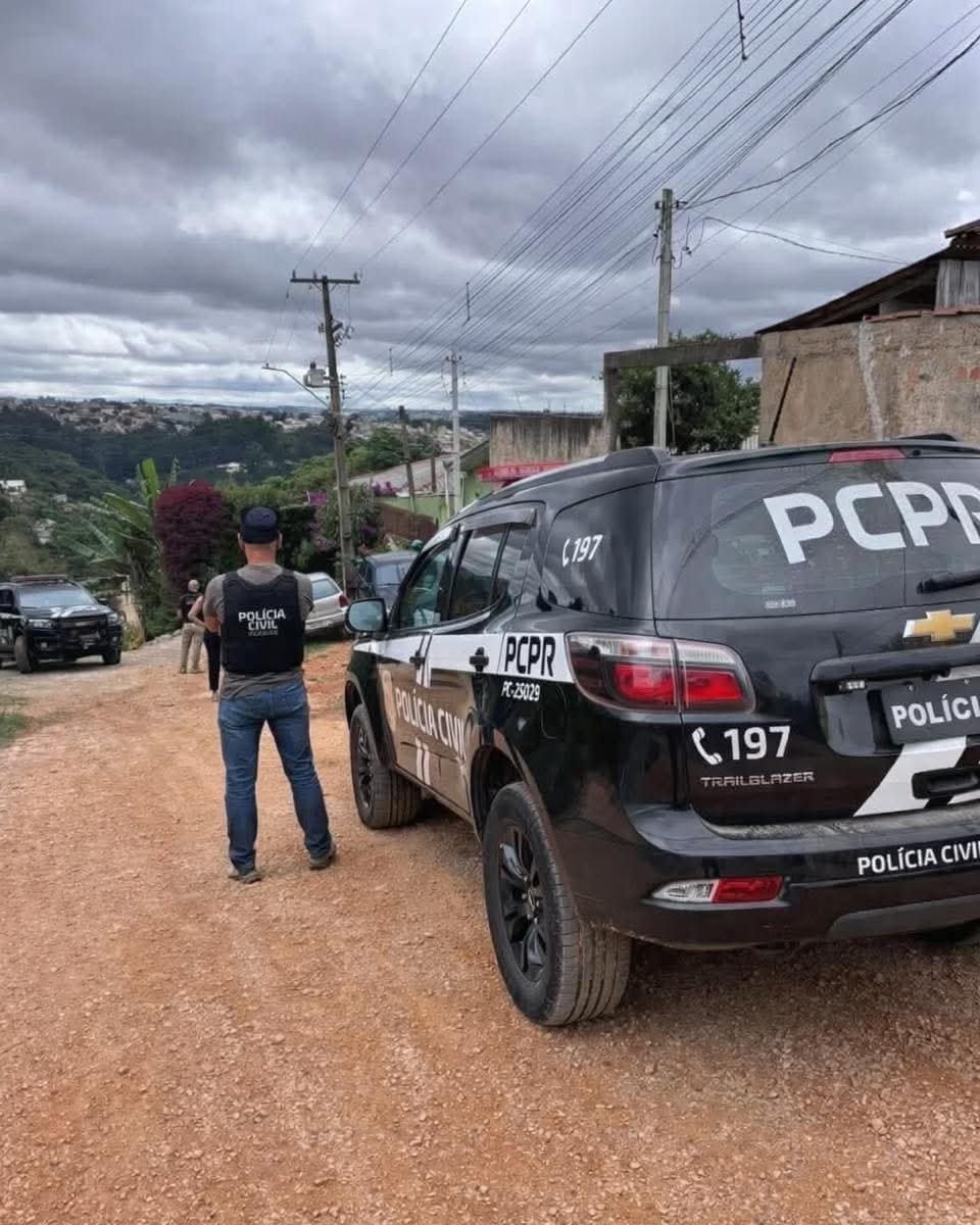 POLÍCIA PRENDE TERCEIRO SUSPEITO DE ROUBO DE CARRO USADO EM HOMICÍDIOS NA GRANDE CURITIBA.