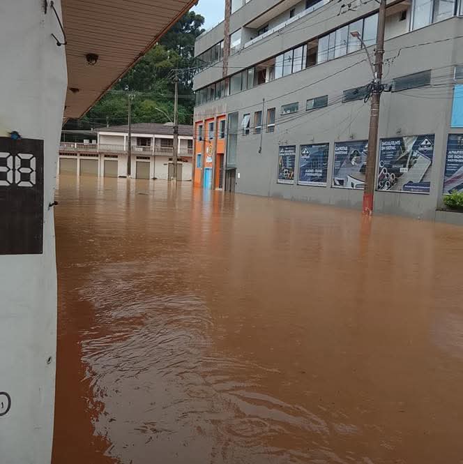 FORTE CHUVA EM RIO BRANCO DO SUL