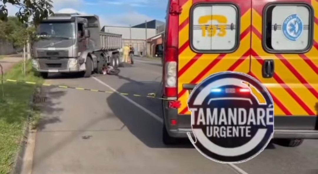 MOTOCICLISTA MORRE APÓS BATER CONTRA CAMINHÃO