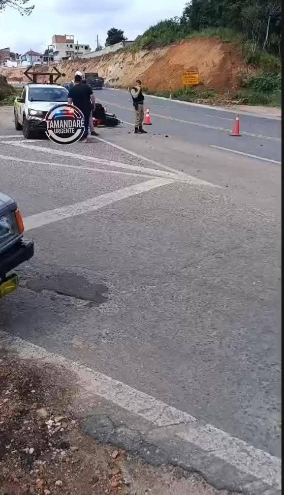 MOTOCICLISTA FICA FERIDO EM ACIDENTE NO CONTORNO NORTE, EM ALMIRANTE TAMANDARÉ