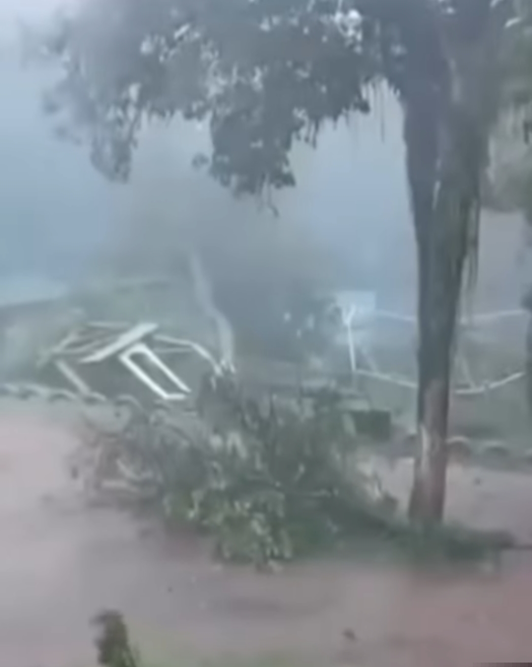 TEMPORAL ATINGIU A CIDADE DE PALMITAL-PR