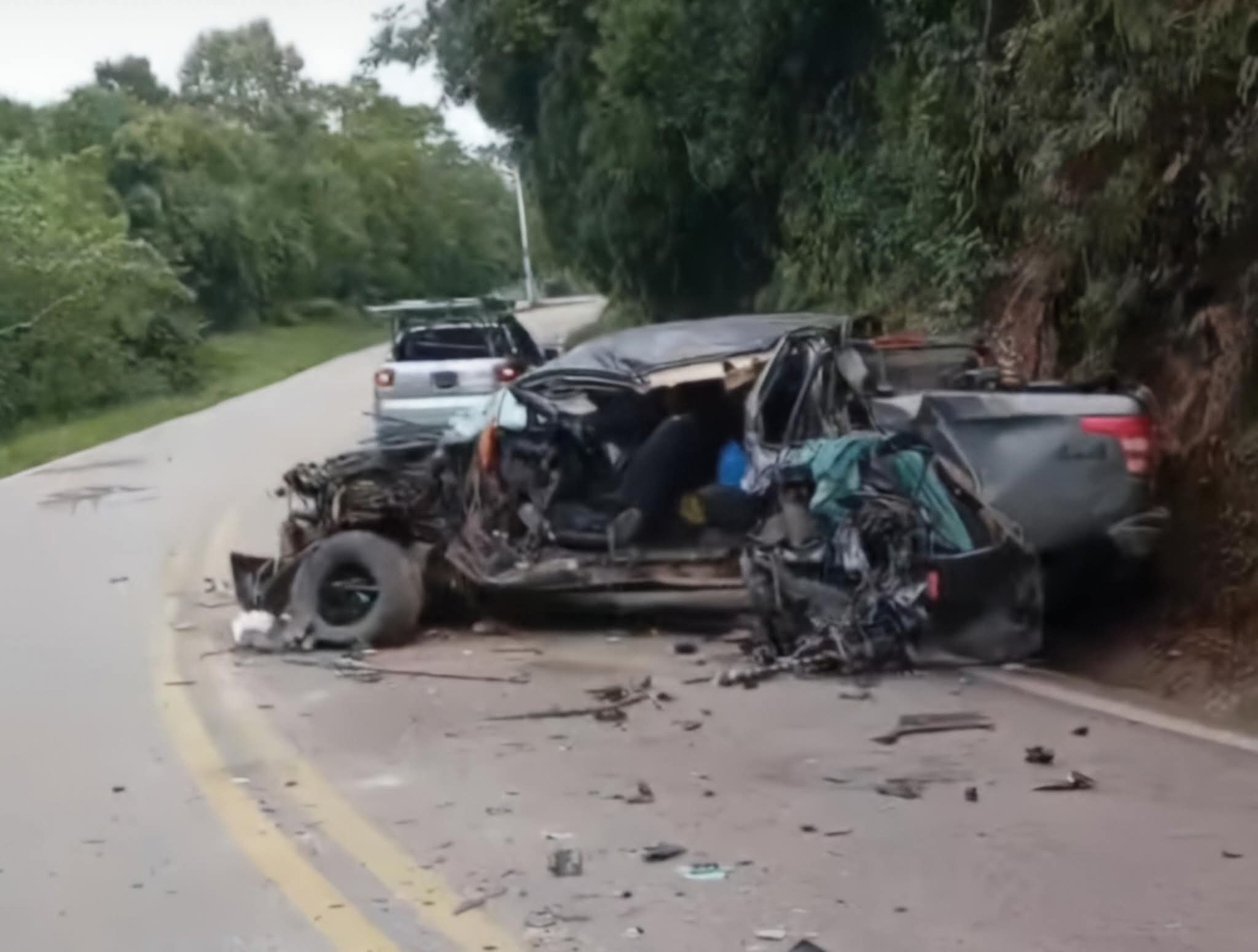 GRAVE ACIDENTE NA ESTRADA DA RIBEIRA MOBILIZA EQUIPES DE SOCORRO EM ADRIANÓPOLIS.