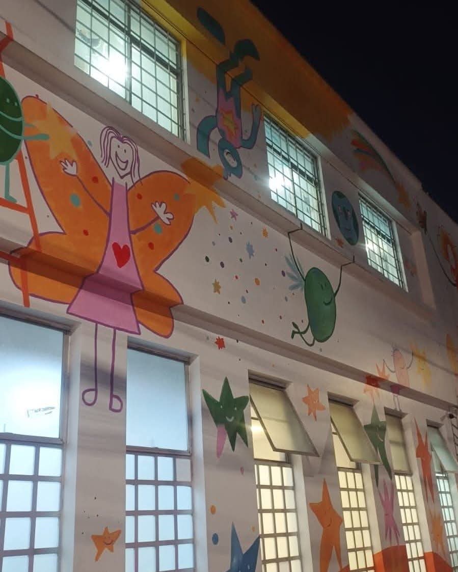 POLICIAIS SOCORREM BEBÊ DE 1 ANO APÓS MÃE CHEGAR DESESPERADA EM COMPANHIA DA PM.