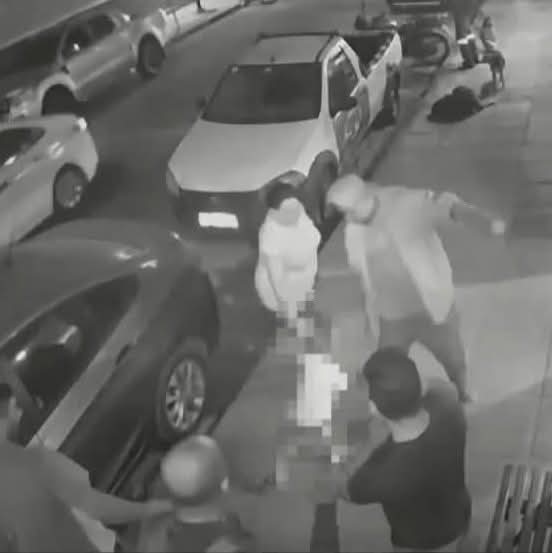 HOMEM QUE ATINGIU CRIANÇA COM CHUTE É PRESO PELA POLÍCIA NO CENTRO DE CERRO AZUL.