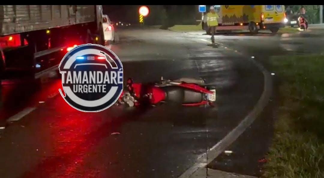MOTOCICLISTA DE 32 ANOS MORRE APÓS COLISÃO COM CARRETA NA BR-277, EM CAMPO LARGO