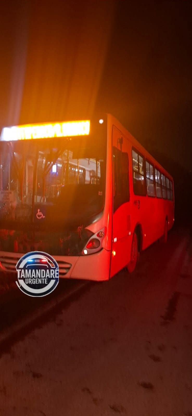 PEDESTRE FICA GRAVEMENTE FERIDO APÓS SER ATROPELADO POR ÔNIBUS EM ITAPERUÇU