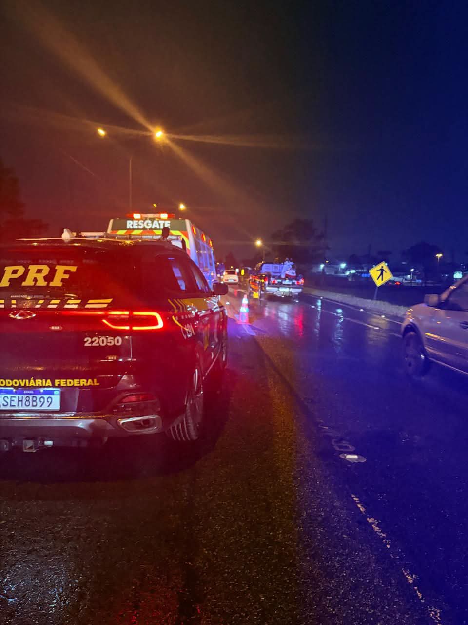 MULHER MORRE APÓS SER ATROPELADA POR CAMINHÃO GUINCHO NA BR-116