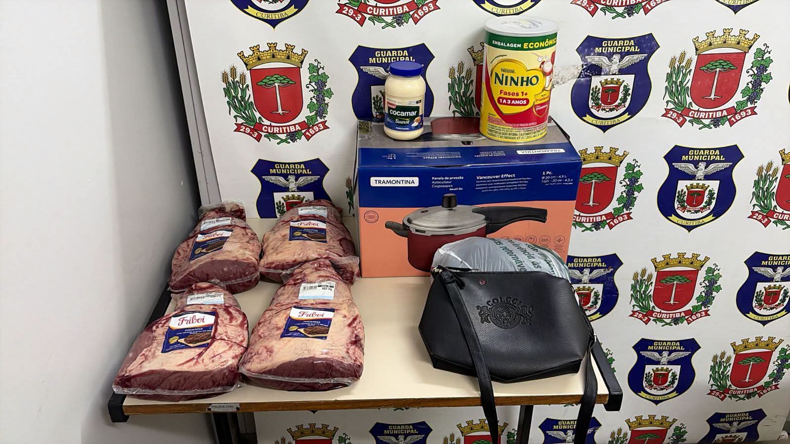 MULHER É PRESA AO TENTAR FURTAR PICANHA E PRODUTOS PARA CHURRASCO EM HIPERMERCADO DE CURITIBA