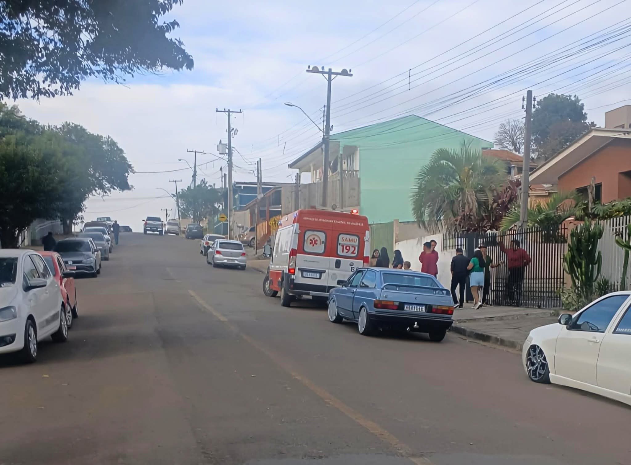 ACIDENTE ENVOLVENDO MOTOCICLETA DEIXA HOMEM FERIDO EM ITAPERUÇU.