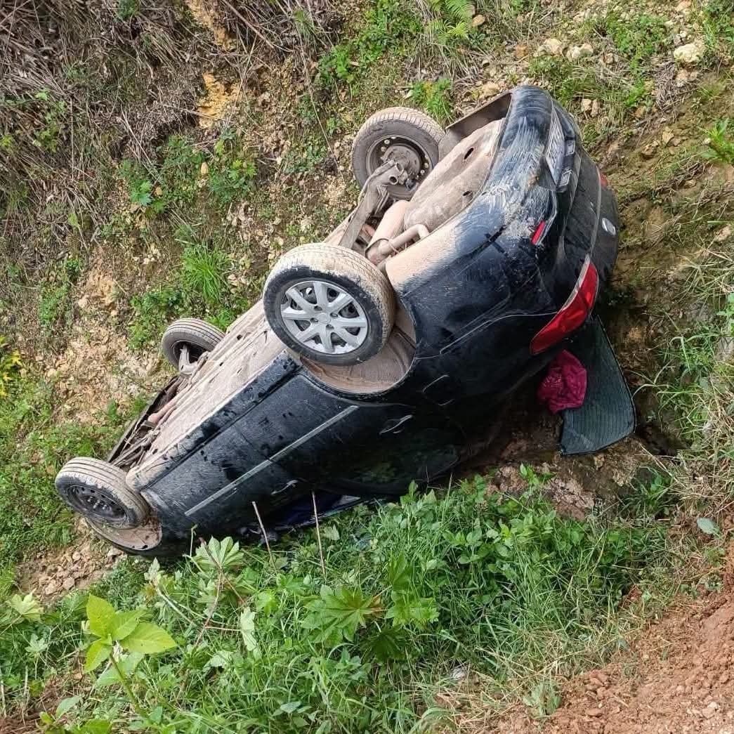 CAPOTAMENTO NA ESTRADA DA SAIBREIRA EM ITAPERUÇU.