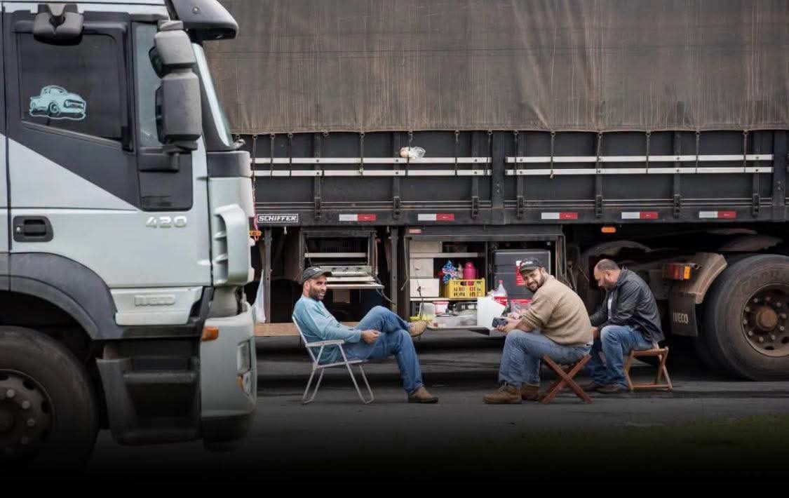 A FALTA DE MOTORISTAS DE CAMINHÃO E OS RISCOS PARA A LOGÍSTICA NACIONAL.