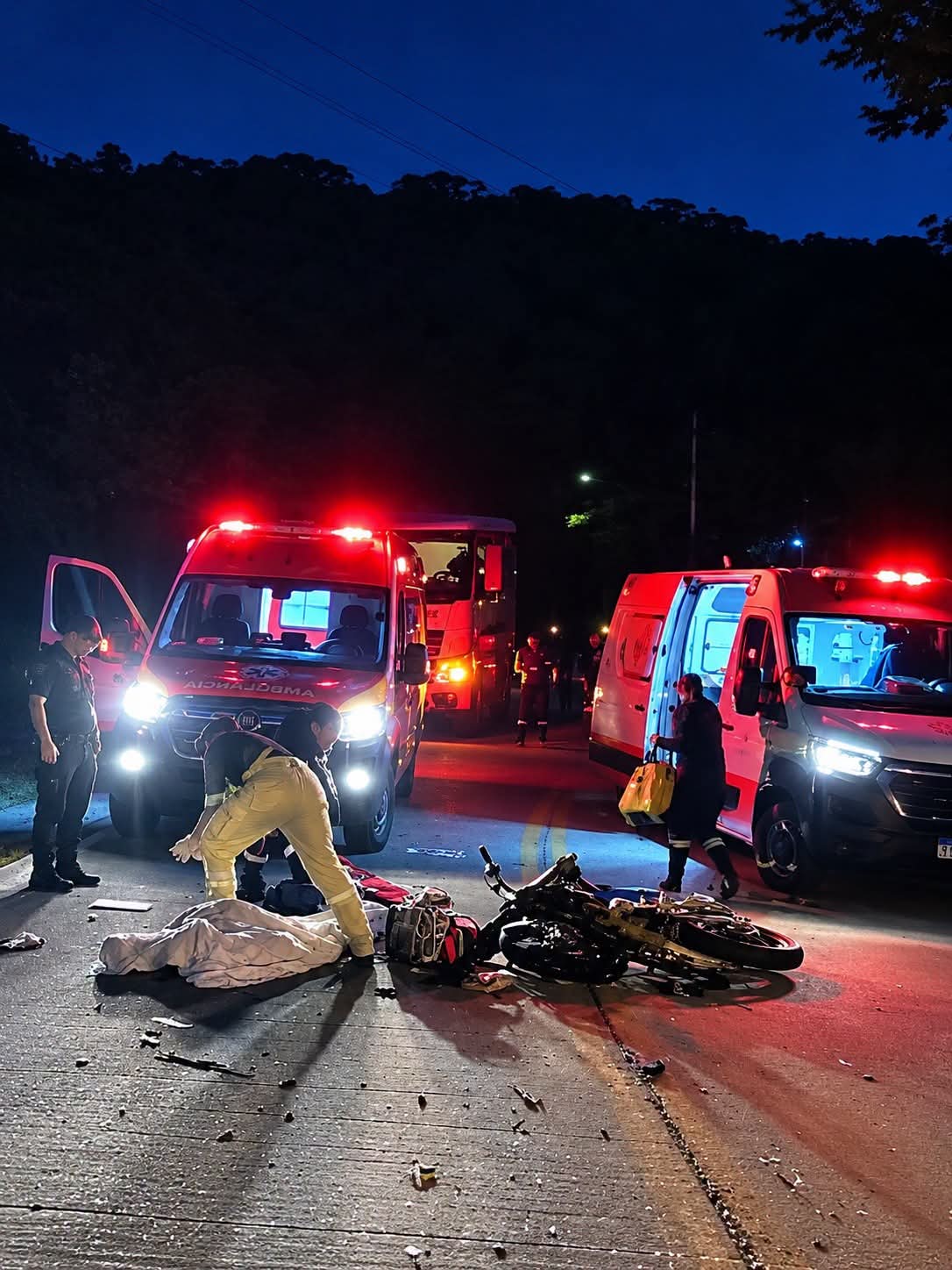 ACIDENTE FATAL ENVOLVENDO MOTOCICLISTA NA ESTRADA DA ITAMBÉ EM CAMPO LARGO.