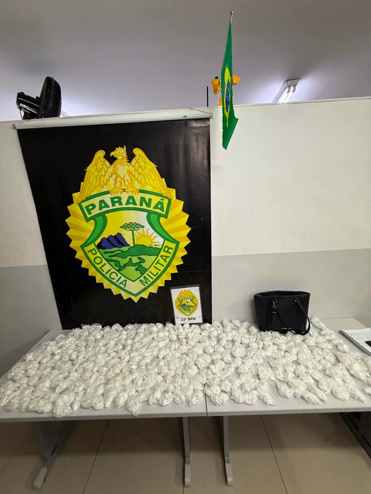 MULHER É PRESA COM QUASE 6 QUILOS DE COCAÍNA DURANTE OPERAÇÃO DA ROTAM EM CURITIBA