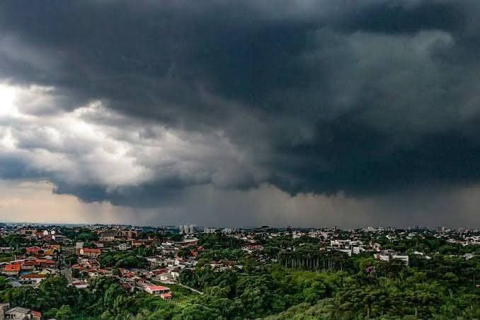 NOVO CICLONE EXTRATROPICAL E TEMPORAIS SEVEROS COLOCAM O PARANÁ EM ALERTA MÁXIMO.