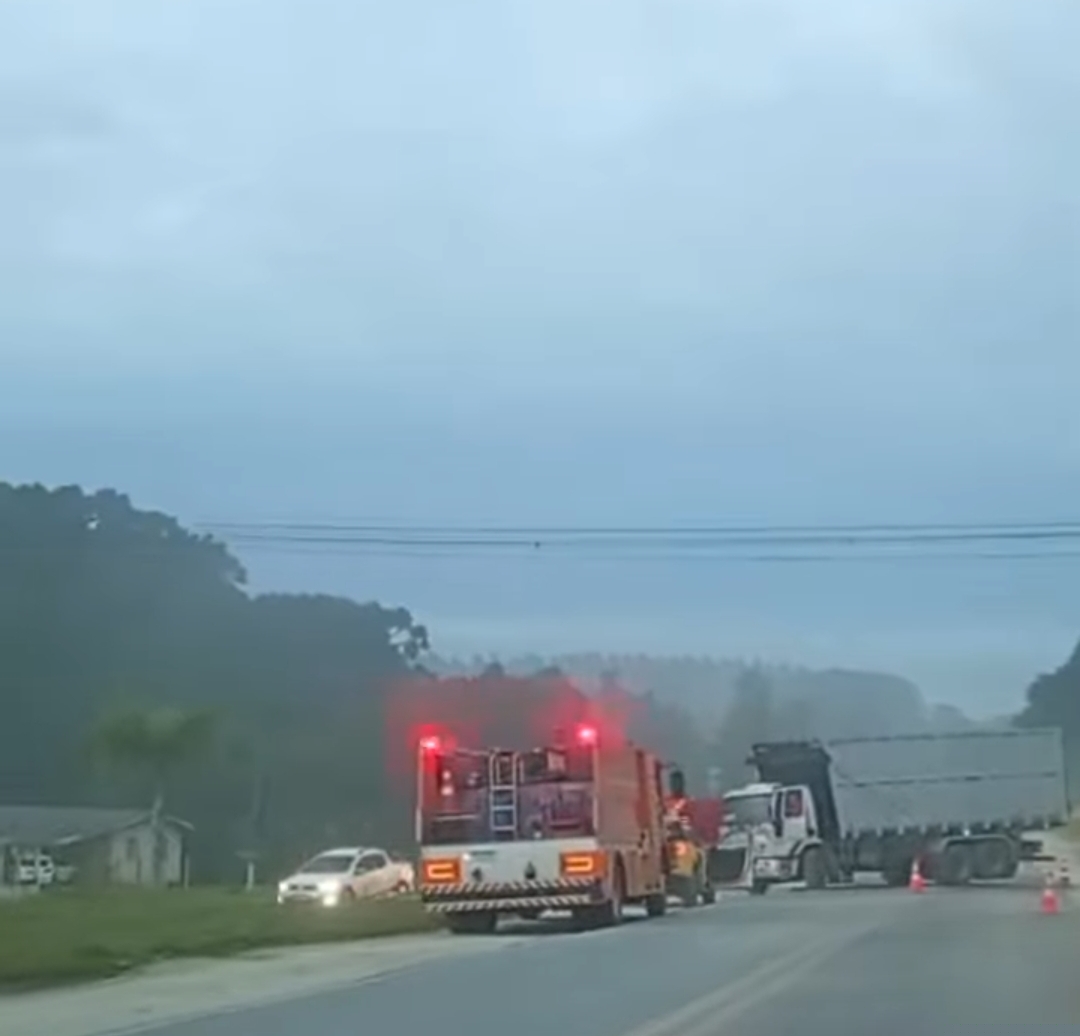 MAIS UM ACIDENTE É REGISTRADO NA RODOVIA DOS MINÉRIOS, EM ALMIRANTE TAMANDARÉ