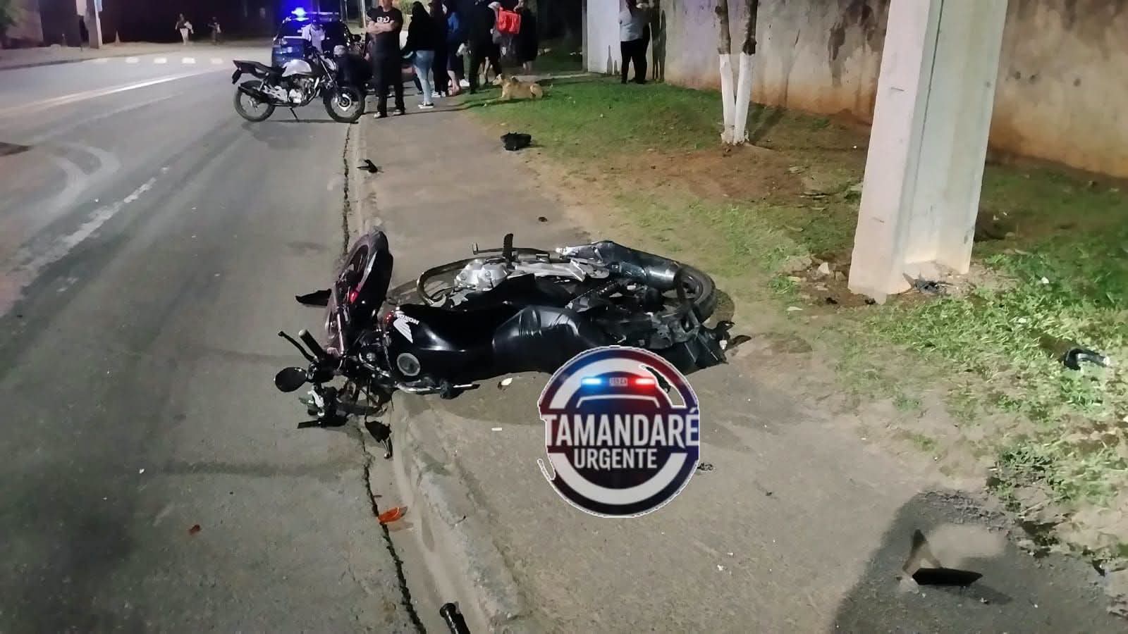 MOTOCICLISTA TENTA FUGIR DA GUARDA MUNICIPAL, PERDE O CONTROLE E FICA FERIDO EM ALMIRANTE TAMANDARÉ