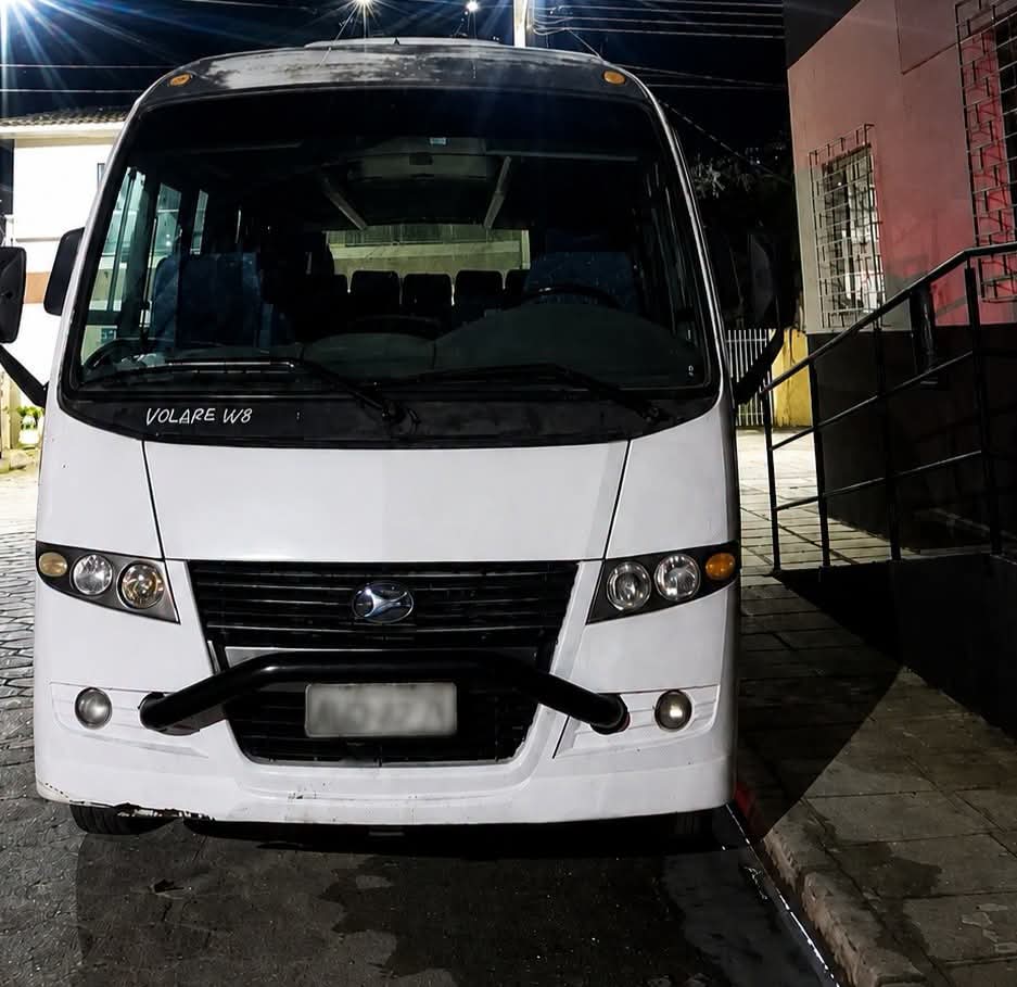 POLÍCIA MILITAR RECUPERA ÔNIBUS ROUBADO DA PREFEITURA DE CERRO AZUL.