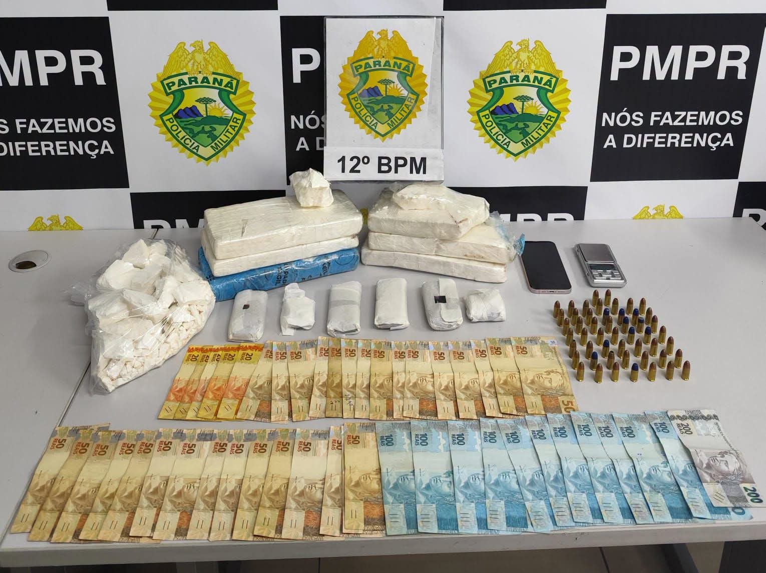 HOMEM É PRESO COM QUASE 7 KG DE COCAÍNA, HAXIXE E MUNIÇÕES EM CURITIBA