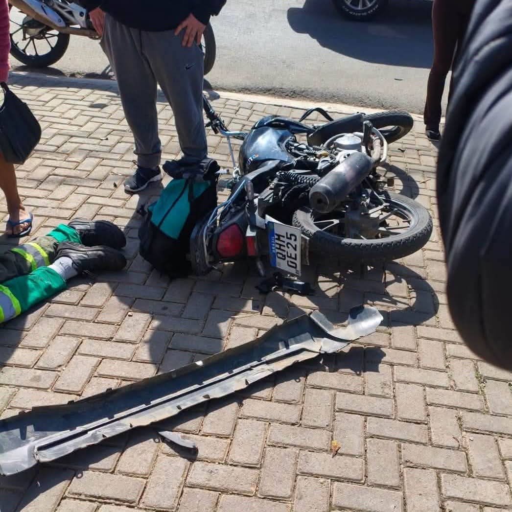COLISÃO ENTRE CAMINHONETE E MOTOCICLETA EM ITAPERUÇU.