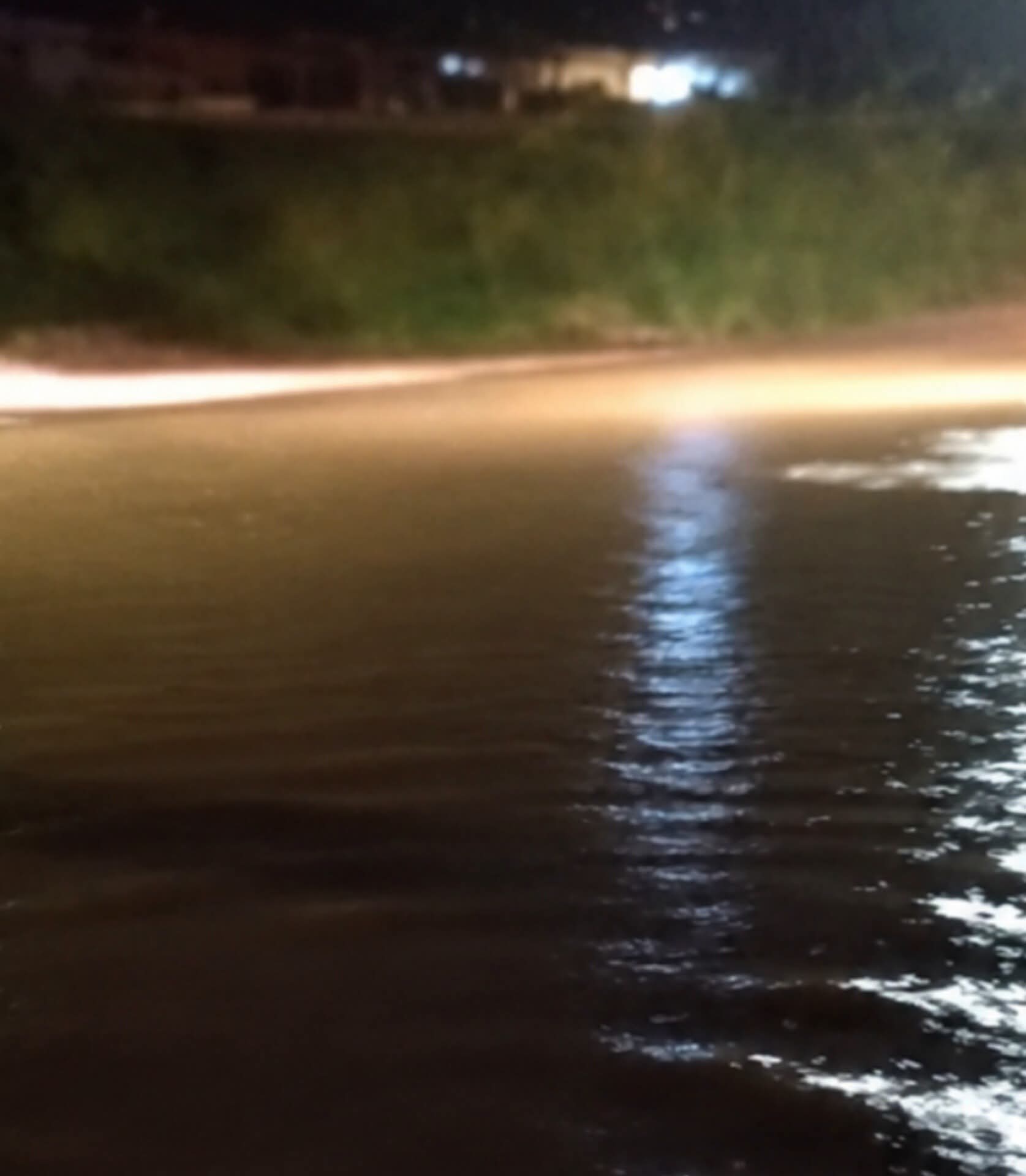 CURVA DA BRASCAL NA RODOVIA DOS MINÉRIOS É BLOQUEADA DEVIDO ALAGAMENTO.