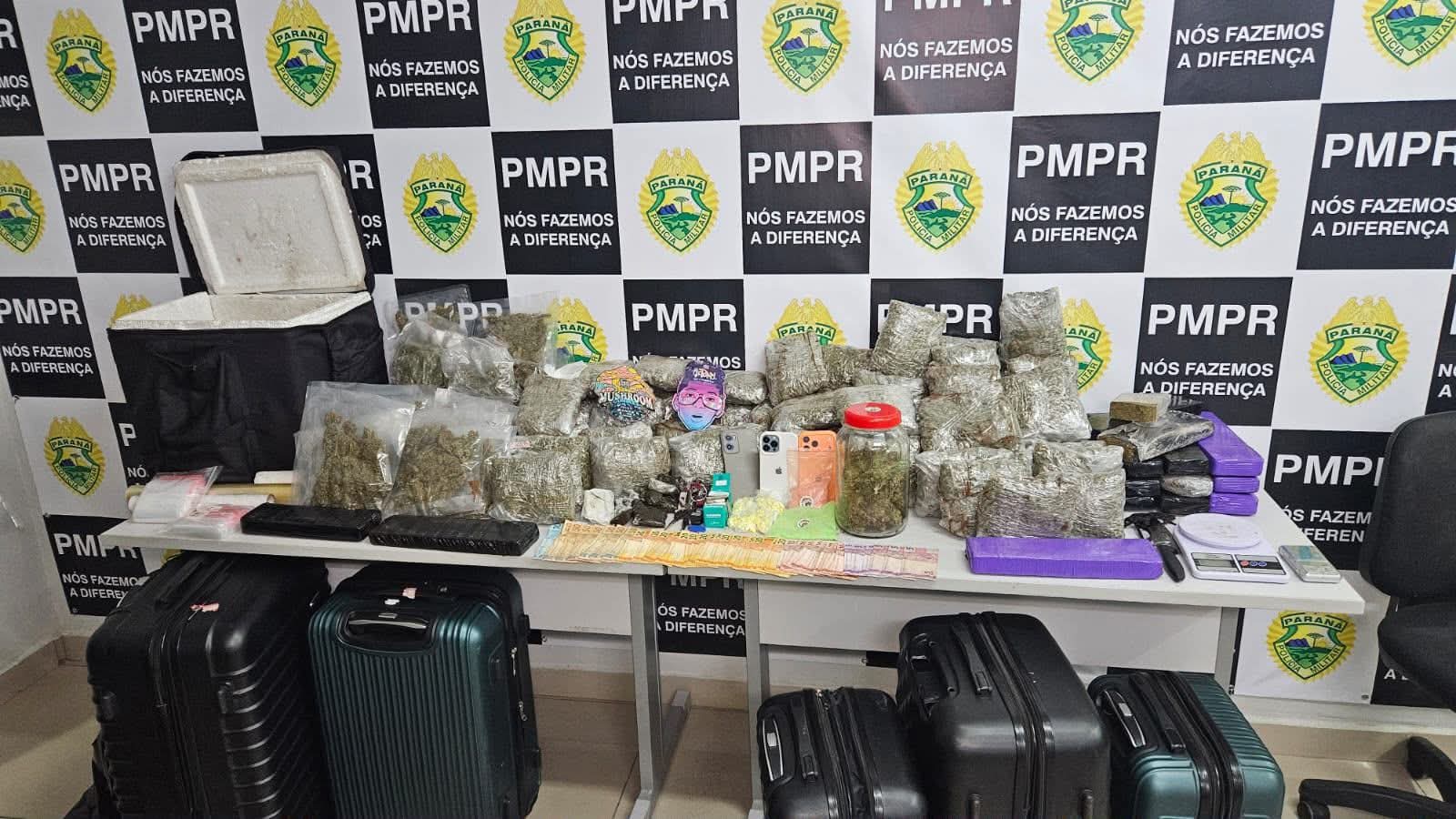 DOIS HOMENS SÃO PRESOS COM MAIS DE 38 KG DE MACONHA E OUTRAS DROGAS EM APARTAMENTO DE CURITIBA