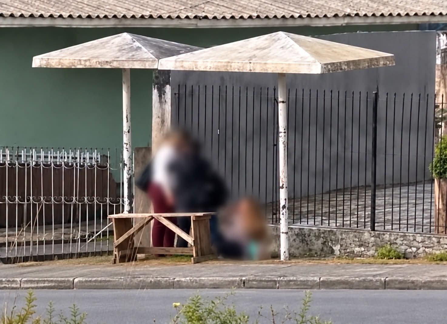 JOVEM É AGREDIDA APÓS DISCUSSÃO POR ASSENTO EM ÔNIBUS EM ALMIRANTE TAMANDARÉ.