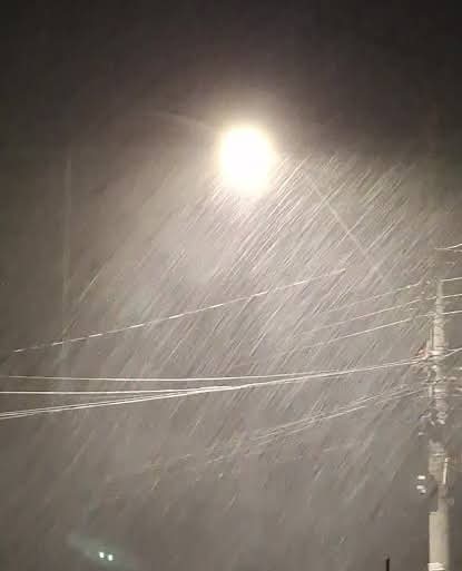 CHUVA FORTE E DEVE CONTINUAR NESTA TERÇA-FEIRA EM CURITIBA E REGIÃO.