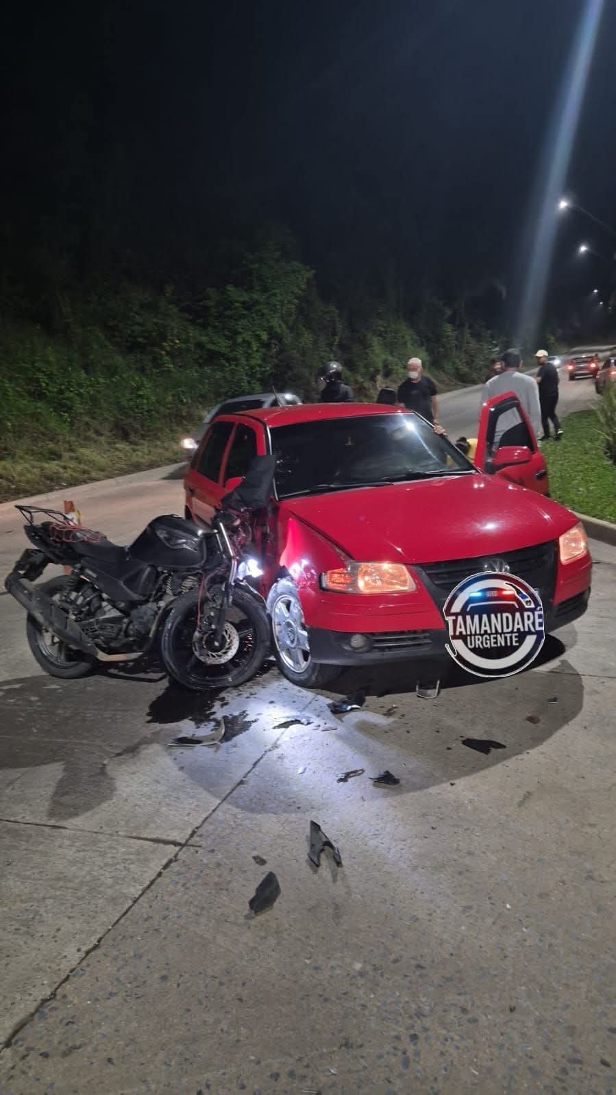 MOTOCICLISTA FICA FERIDO APÓS COLISÃO COM CARRO EM RIO BRANCO DO SUL