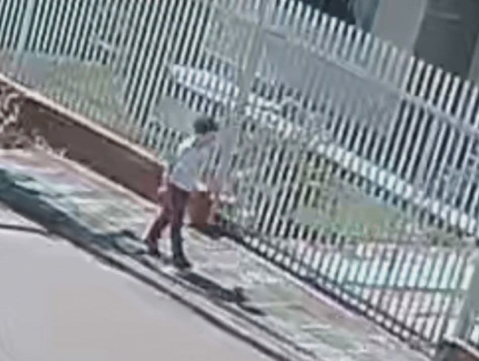 MENINO AUTISTA DE 6 ANOS FOGE DE ESCOLA E VOLTA PARA CASA SOZINHO EM CURITIBA.