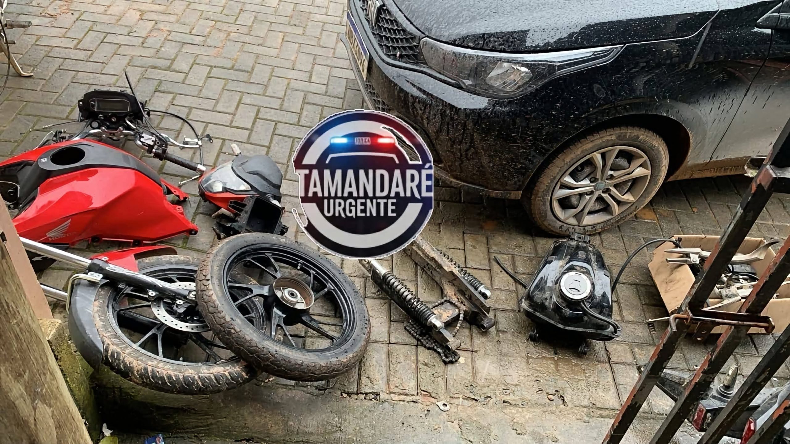 MOTOCICLETA FURTADA EM ALMIRANTE TAMANDARÉ É RECUPERADA E DOIS SUSPEITOS SÃO CONDUZIDOS À DELEGACIA