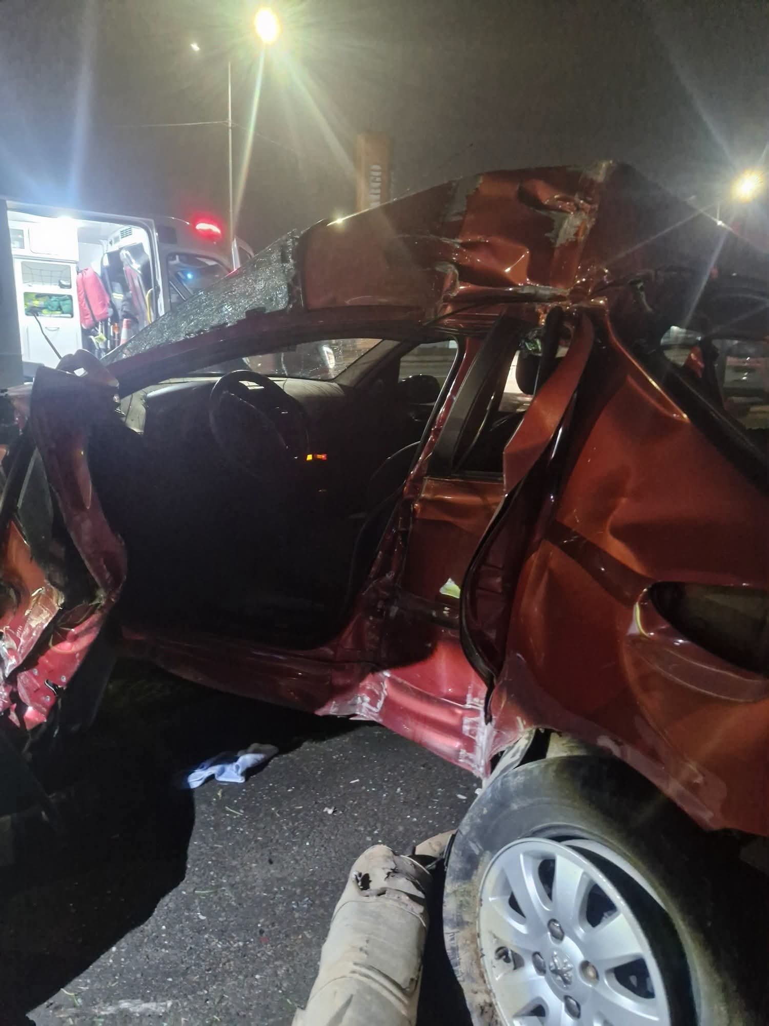 ACIDENTE GRAVE NA BR-376 EM SÃO JOSÉ DOS PINHAIS DEIXA VÍTIMA EJETADA.