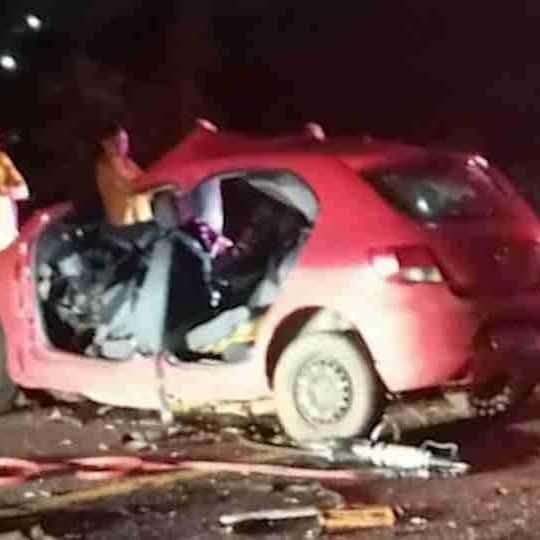FAMÍLIA INTEIRA PERDE A VIDA EM COLISÃO DEVASTADORA NA BR-373 NO PARANÁ.